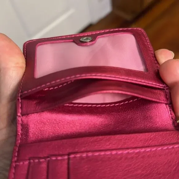 COACH POPPY HEART WALLET LEATHER HOT PINK W/ TROMPE CHAIN DETAILS
ADORABLE EUC! - Picture 13 of 15